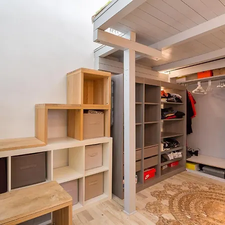 Charming *quartier Des Pentes* Apartment